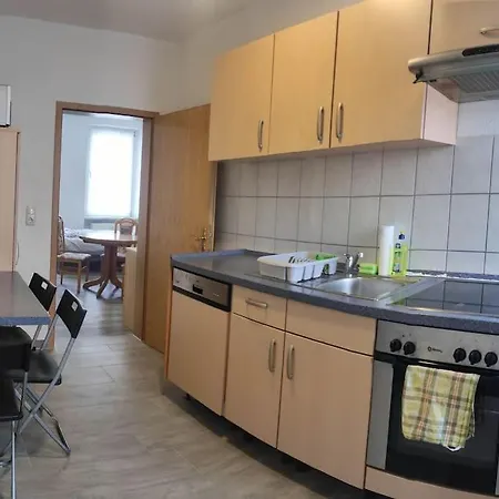 Schoene 2 Raum, 2 - 3 Bett In Schönebeck