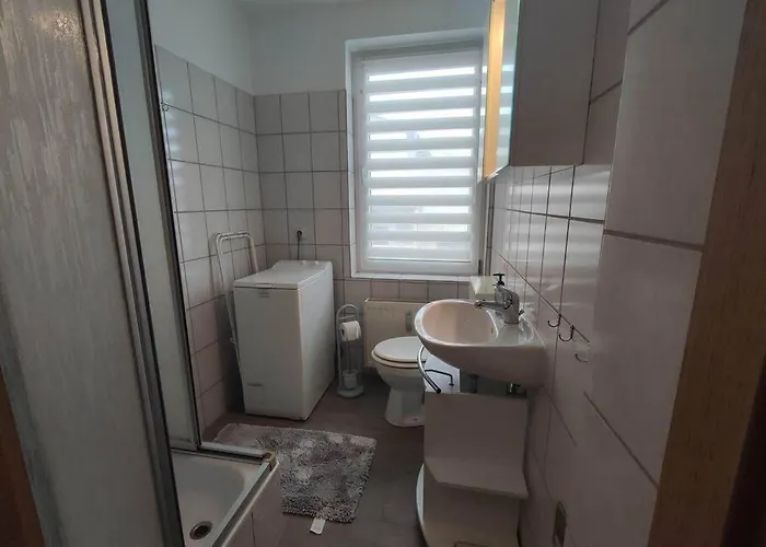 Schoene 2 Raum, 2 Bis 3 Bett In Lägenhet *